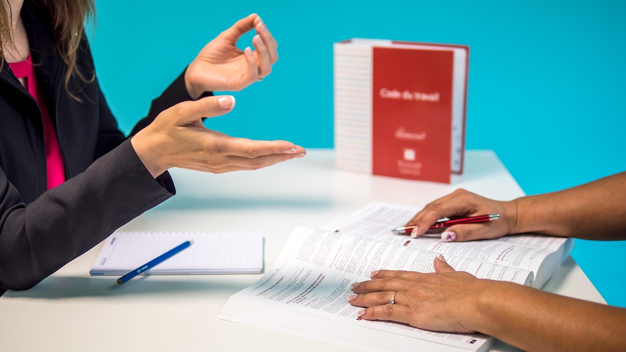 the labour code, human ressources, labour law, desk, company, employee, red, woman, women, labour relations, jacket, director, management, explanation, employee, employee, employee, employee, employee, management, management, management, explanation